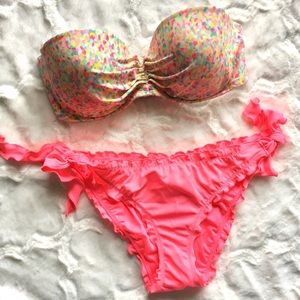 Victoria's Secret Swim - 3 for $ 18 Victoria’s Secret Bathing Suit Top Victoria's Secret Swim - 3 for $ 18 Victoria’s Secret Bathing Suit Top